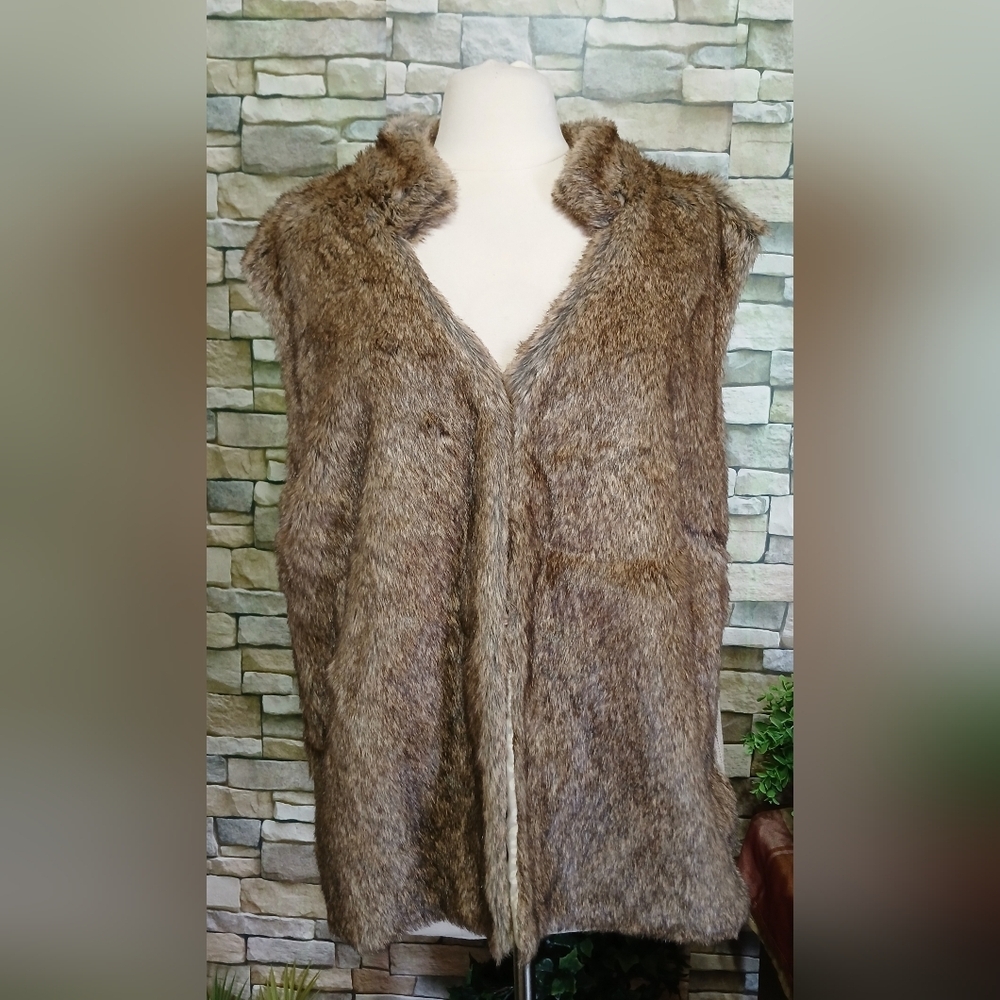 3X John Paul Richard Vintage Y2K Women's Brown/Tan Faux Fur Vest Cottagecore